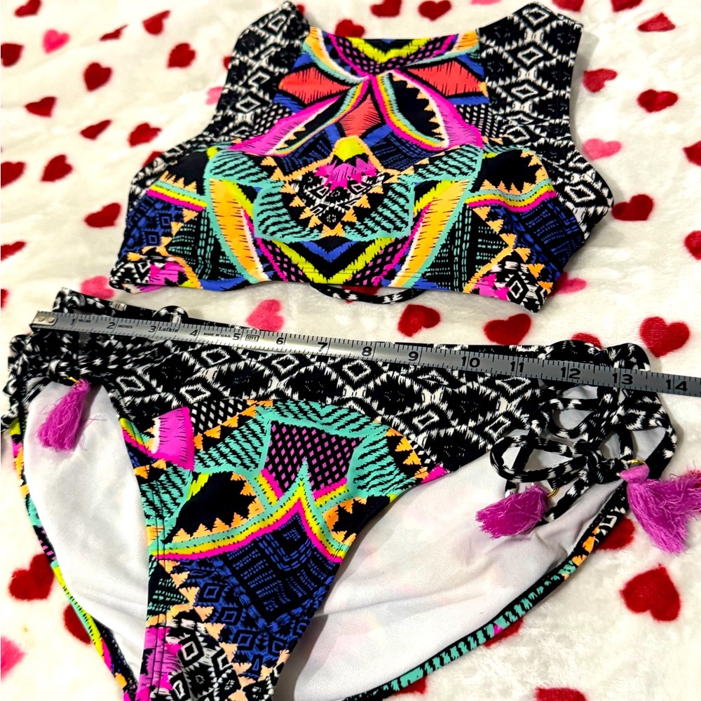 No Boundaries Multicolor Tribal Bikini Size large! Excellent condition! - Picture 4 of 8